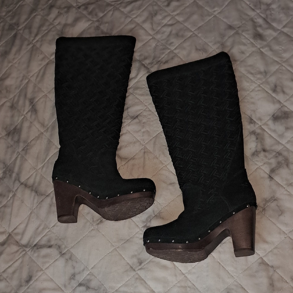 Women's Black Knee-High Boots